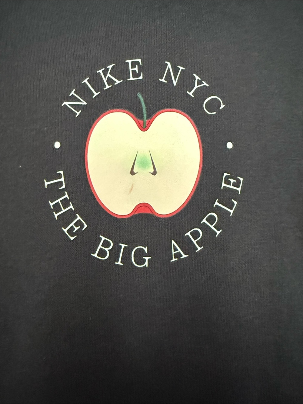 Nike NYC 'The Big Apple' Black Pullover Hoodie with Apple Graphic- size XL - Picture 3 of 7